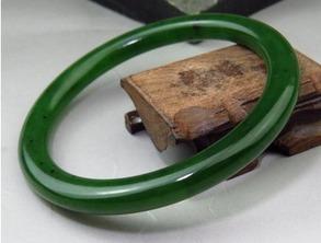 俄料碧玉手镯怎么看,探寻天然宝石的生成奥秘