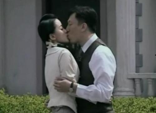 男明星吻女明星图片大全